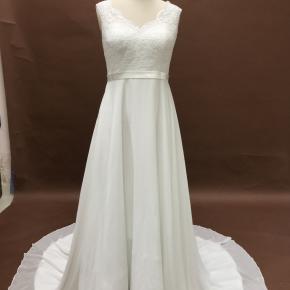 A-line Ivory Lace Chiffon Wedding Gown Beach Destination Wedding Dress