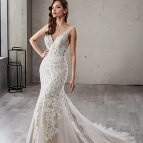 Illusion Back V Neckline Lace Mermaid Bridal Dresses 